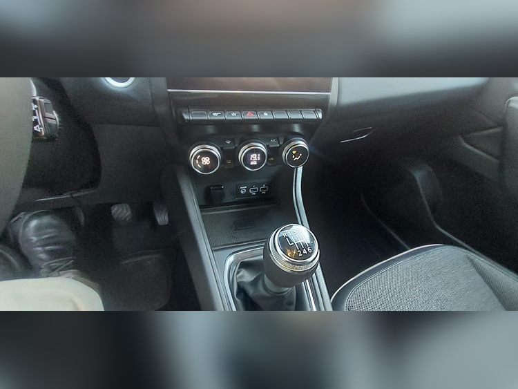 Renault Captur 1.3 TCE 140CV foto 10